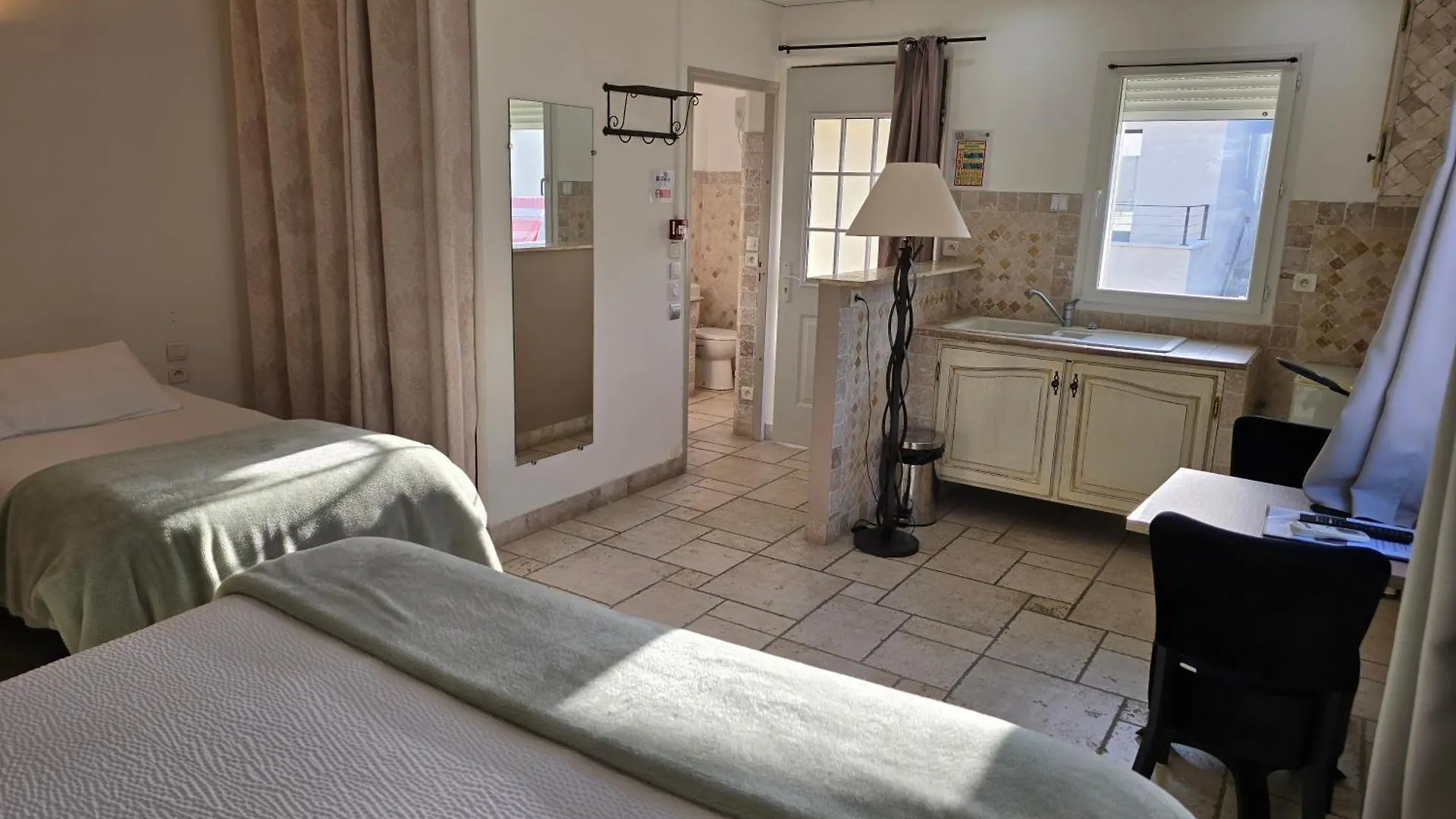 Hotel Les Loges Du Luberon à Coustellet