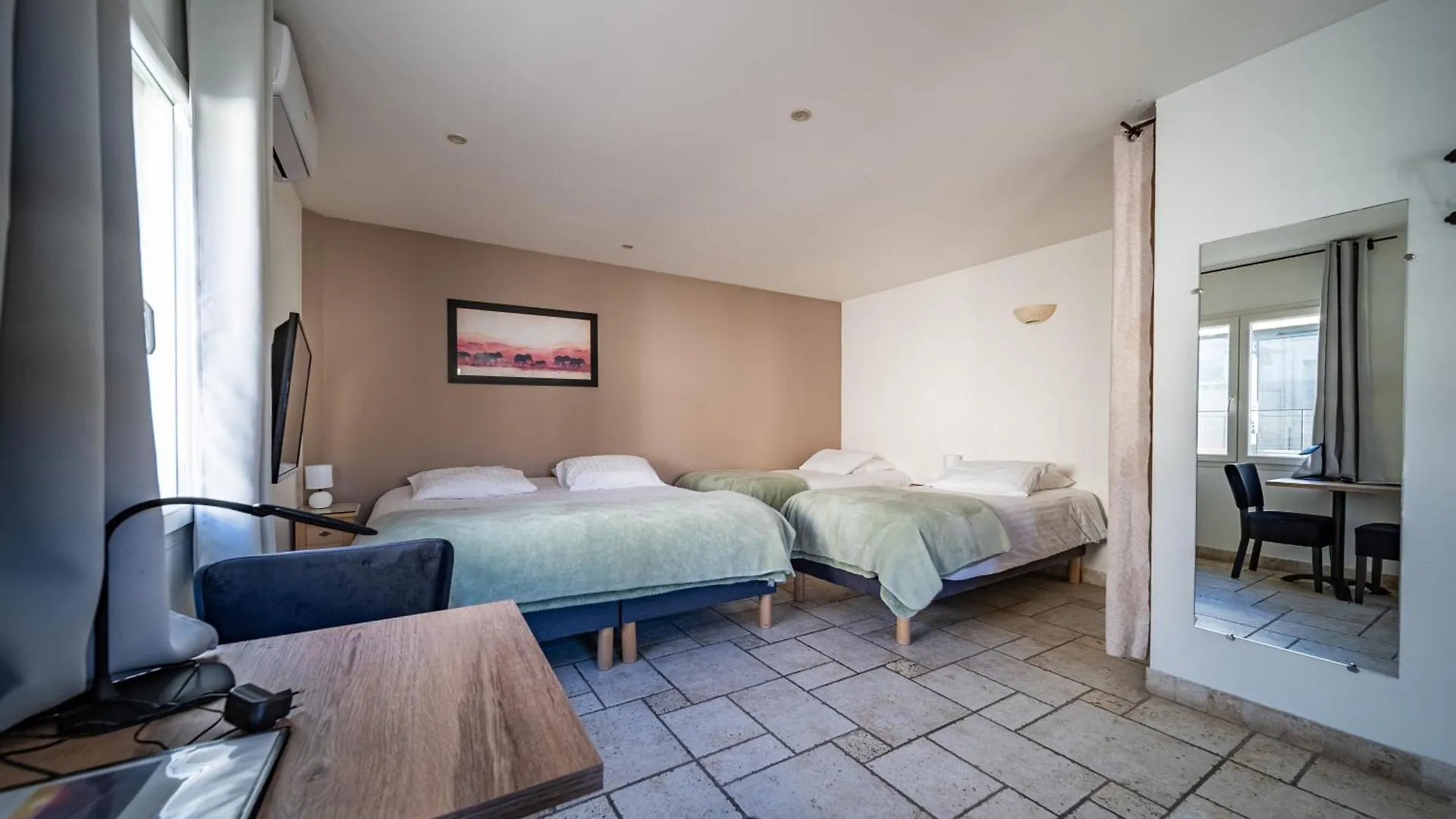 ***  Les Loges Du Luberon Hotel Coustellet France