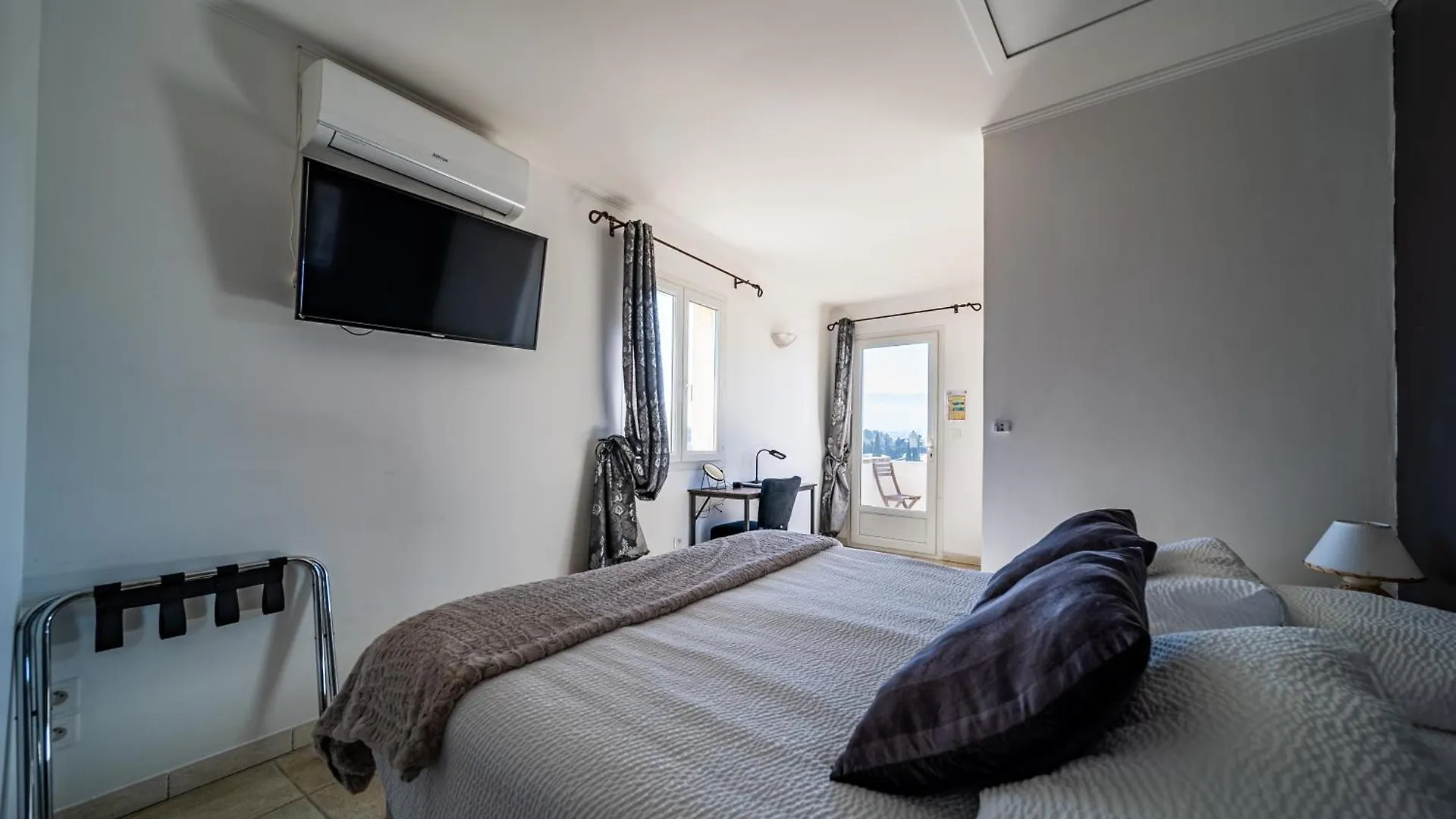 Hotel Les Loges Du Luberon à Coustellet
