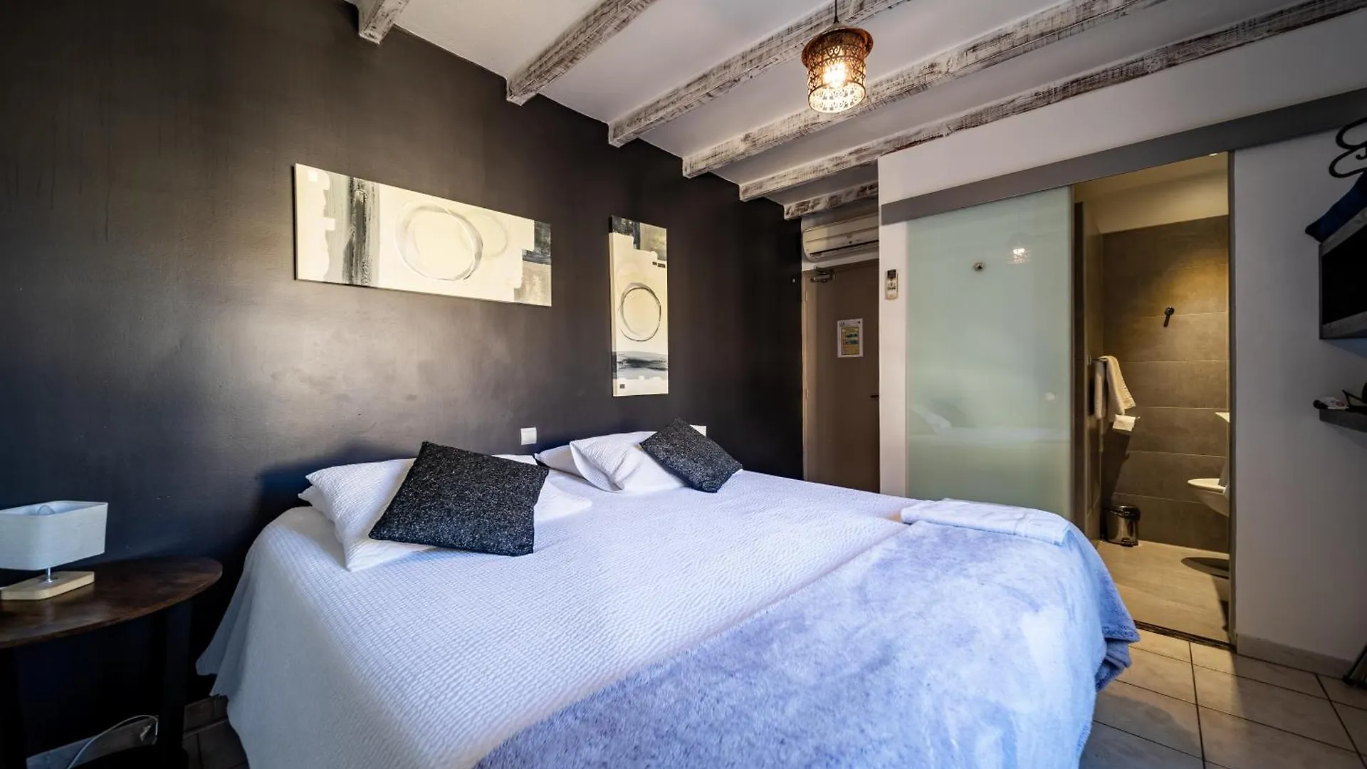 ***  Hotel Les Loges Du Luberon à Coustellet France