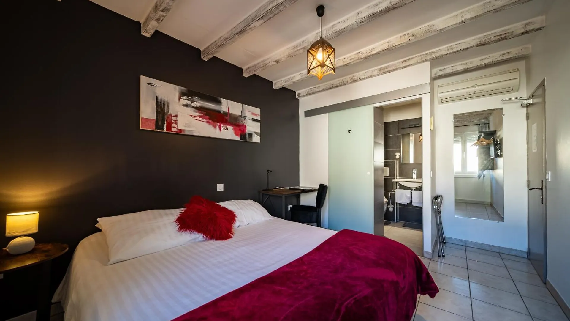 Hotel Les Loges Du Luberon à Coustellet